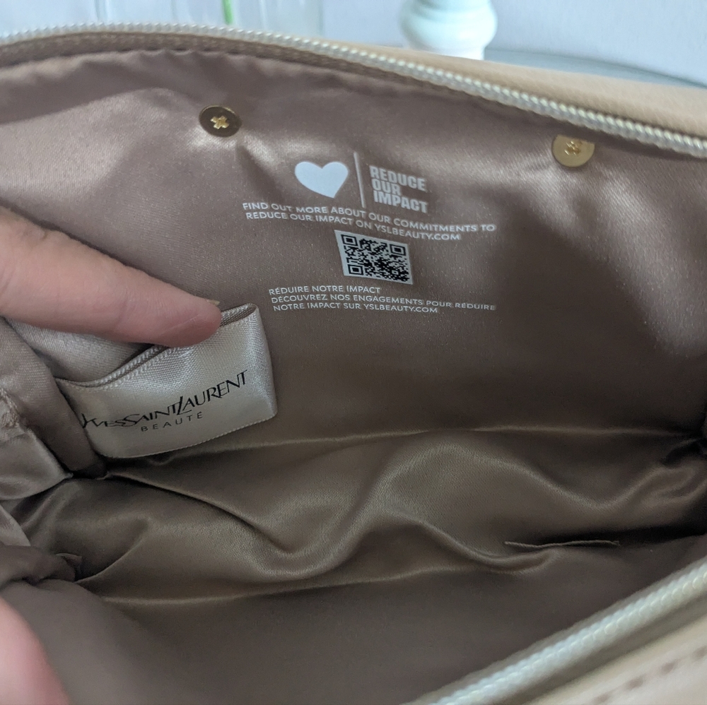 Yves Saint Laurent Beige Handbag with Gold Accents - Picture 7 of 13